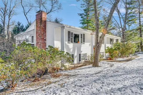44 Love Ln, Warwick, RI 02886
