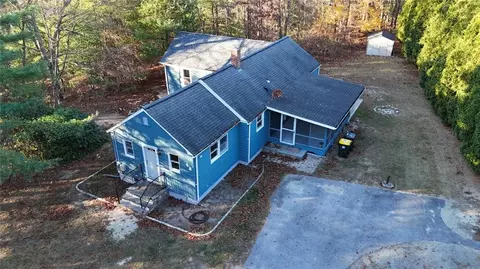 42 Whipple Rd, Smithfield, RI 02917