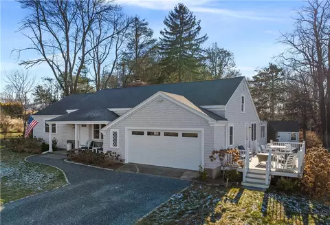 44 Mare Ter, Portsmouth, RI 02871