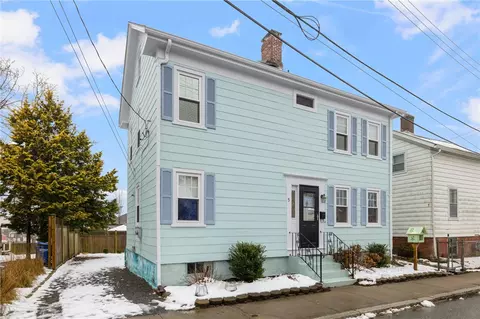 5 Byrnes St, Newport, RI 02840