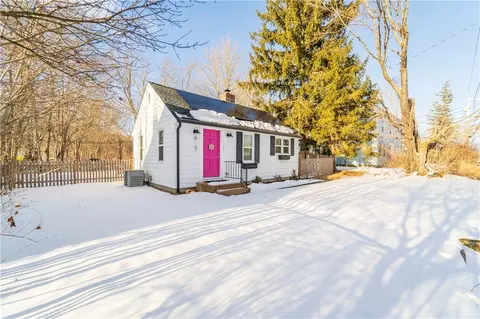 1089 Main St, Hopkinton, RI 02832