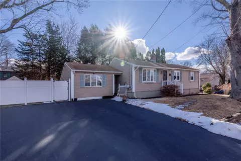 46 Madison St, Warwick, RI 02888