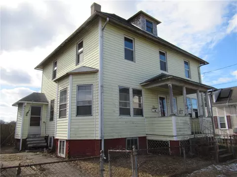 88 Washington Ave, Riverside, RI 02915