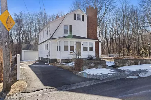 3 Williams St, North Smithfield, RI 02896