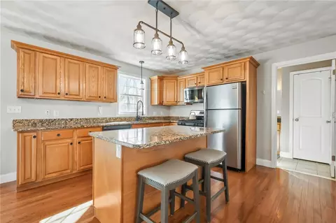 110 Winter Ave, Warwick, RI 02889 photo 4