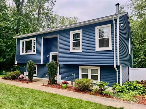 50 Kay St, Cumberland, RI 02864