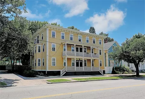 104 Dexter St #6, Providence, RI 02909