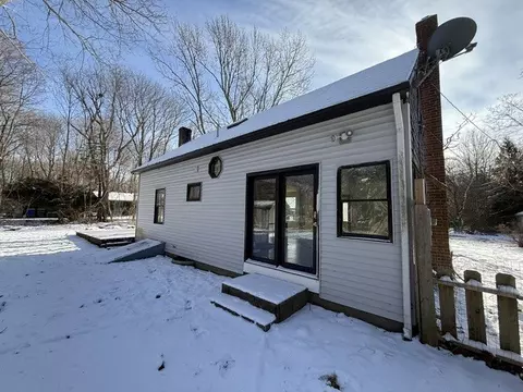 15 Chace Ave, Warren, RI 02885 photo 2