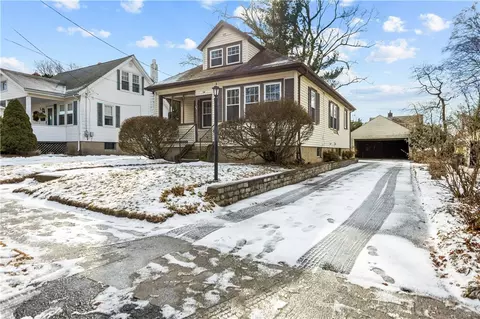 81 Mountain Ave, East Providence, RI 02915