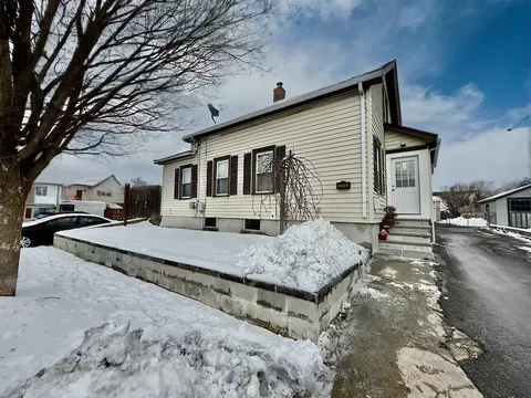 Exterior - 215 Kenyon Ave, Pawtucket, RI 02861 photo 1 of 3
