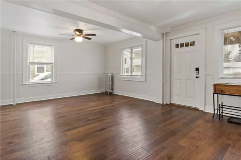 8 Pond St, Westerly, RI 02891 photo 2