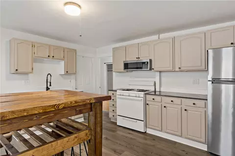 8 Pond St, Westerly, RI 02891 photo 9