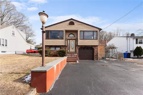 56 Barnsdale Rd, East Providence, RI 02914