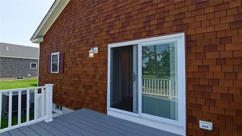 426 S Shore Village Blvd #D12, South Kingstown, RI 02879