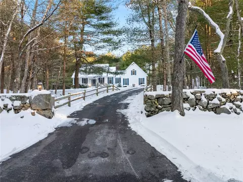 767 Glen Rock Rd, South Kingstown, RI 02892