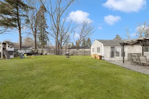 59 Claypool Dr, Warwick, RI 02886 photo 11