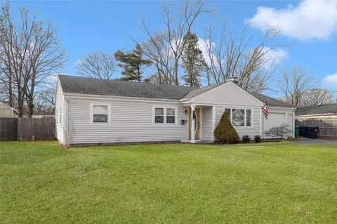 59 Claypool Dr, Warwick, RI 02886 photo 4