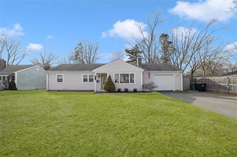 59 Claypool Dr, Warwick, RI 02886 photo 2