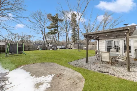 59 Claypool Dr, Warwick, RI 02886 photo 9