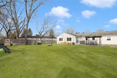 59 Claypool Dr, Warwick, RI 02886 photo 8