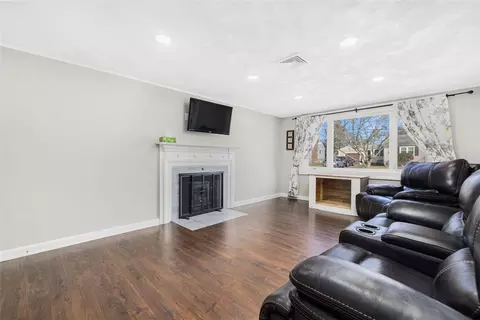 59 Claypool Dr, Warwick, RI 02886 photo 17