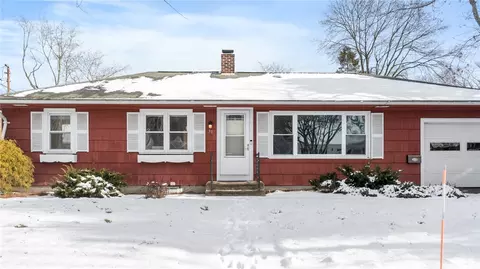 30 Farnum Rd, Warwick, RI 02888