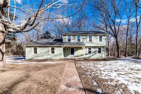 120 Lantern Ln, North Kingstown, RI 02852