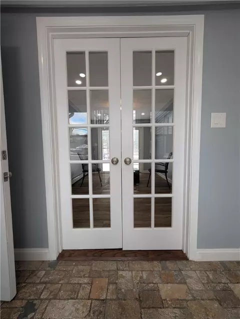 881 Cass Ave, Woonsocket, RI 02895 photo 8