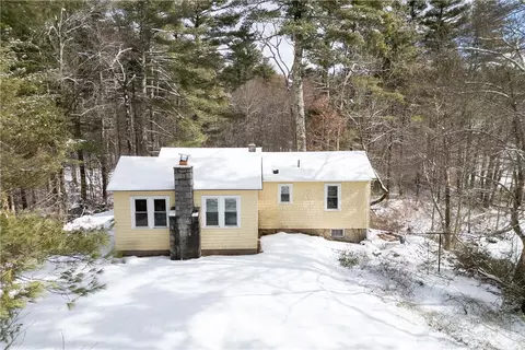 139 Foster Center Rd, Foster, RI 02825