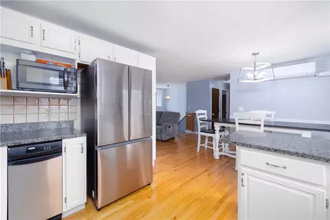 Kitchen - 35 Dolly Pond Rd, Exeter, RI 02822 photo 3 of 4