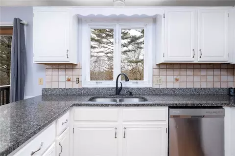 Kitchen - 35 Dolly Pond Rd, Exeter, RI 02822 photo 2 of 4