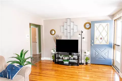 Entry Way - 139 Flora Ave, Woonsocket, RI 02895 photo 1 of 2
