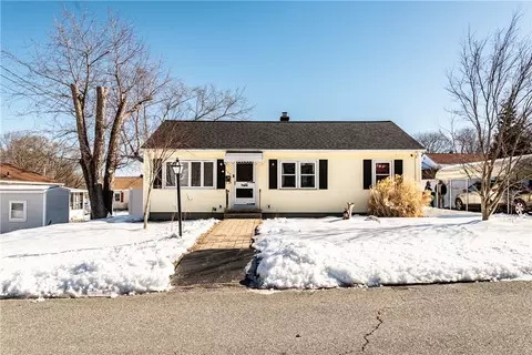 139 Flora Ave, Woonsocket, RI 02895