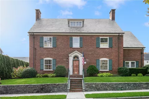 303 Laurel Ave, Providence, RI 02906