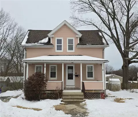 16 Matteson Ave, West Warwick, RI 02893