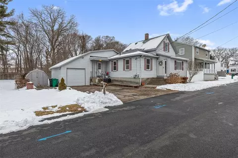 Exterior - 109 Oakside St, Warwick, RI 02889 photo 2 of 5
