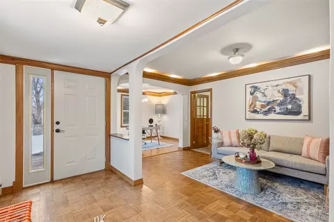 Entry Way - 109 Oakside St, Warwick, RI 02889 photo 2 of 5