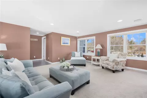 Living - 1000 Warwick Neck Ave, Warwick, RI 02889 photo 1 of 3
