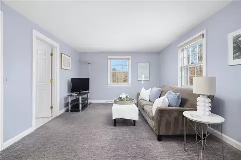 Living - 1000 Warwick Neck Ave, Warwick, RI 02889 photo 3 of 3