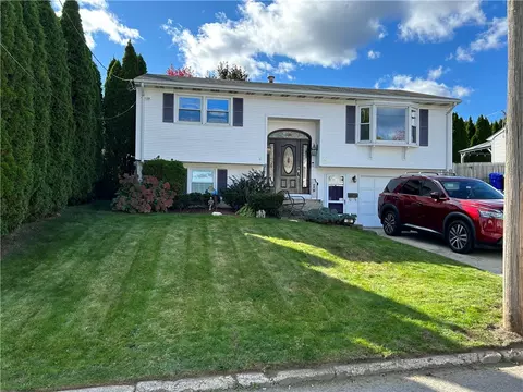 39 Fillmore St, Pawtucket, RI 02860