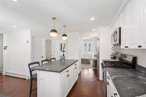 Kitchen - 2 Main St, Riverside, RI 02915 photo 2 of 4