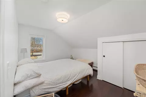 Bedroom - 2 Main St, Riverside, RI 02915 photo 2 of 3