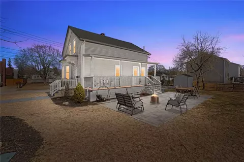 2 Main St, Riverside, RI 02915
