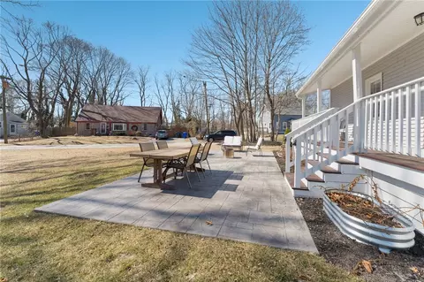 Exterior - 2 Main St, Riverside, RI 02915 photo 2 of 6
