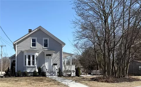 Exterior - 2 Main St, Riverside, RI 02915 photo 5 of 6