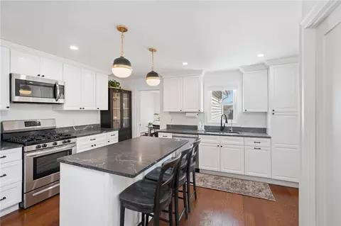 Kitchen - 2 Main St, Riverside, RI 02915 photo 3 of 4