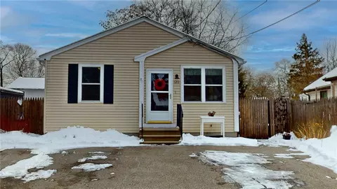 120 Pinehurst Ave, Warwick, RI 02889 photo 6