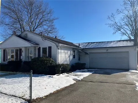 65 Bliss St, East Providence, RI 02914