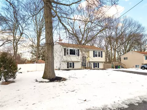 92 June Ave, Warwick, RI 02889 photo 2