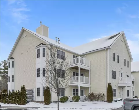 40 Saw Mill Dr #301, North Kingstown, RI 02852